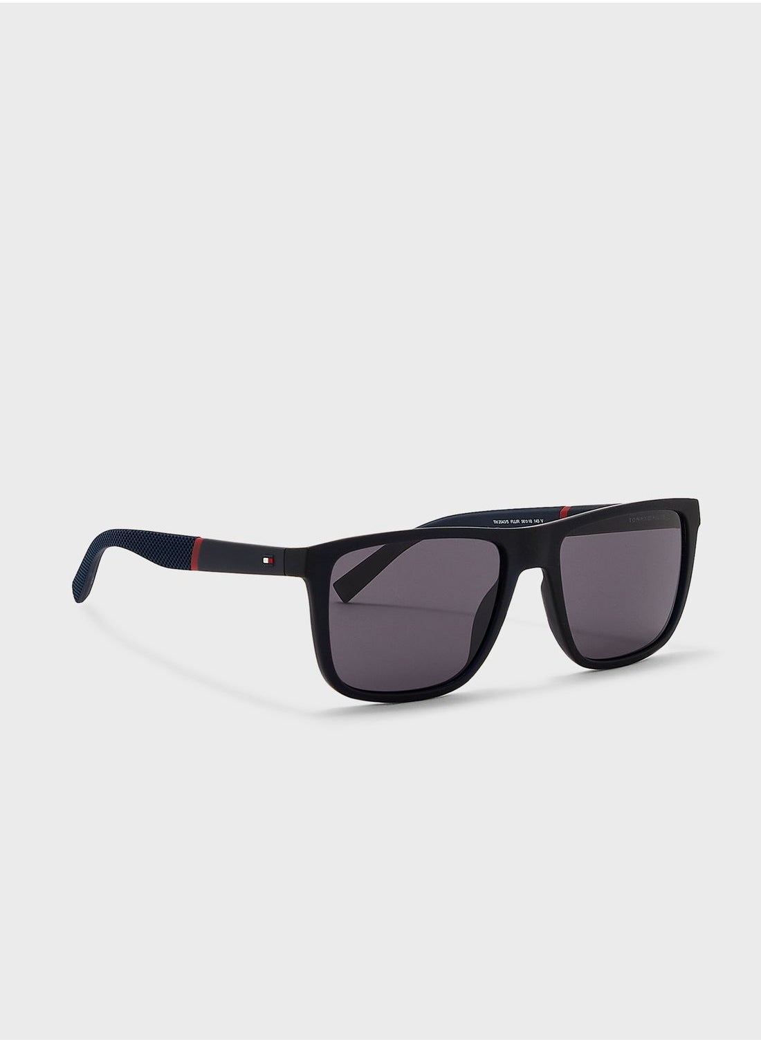 buy-tommy-hilfiger-wayfarer-sunglasses_nib