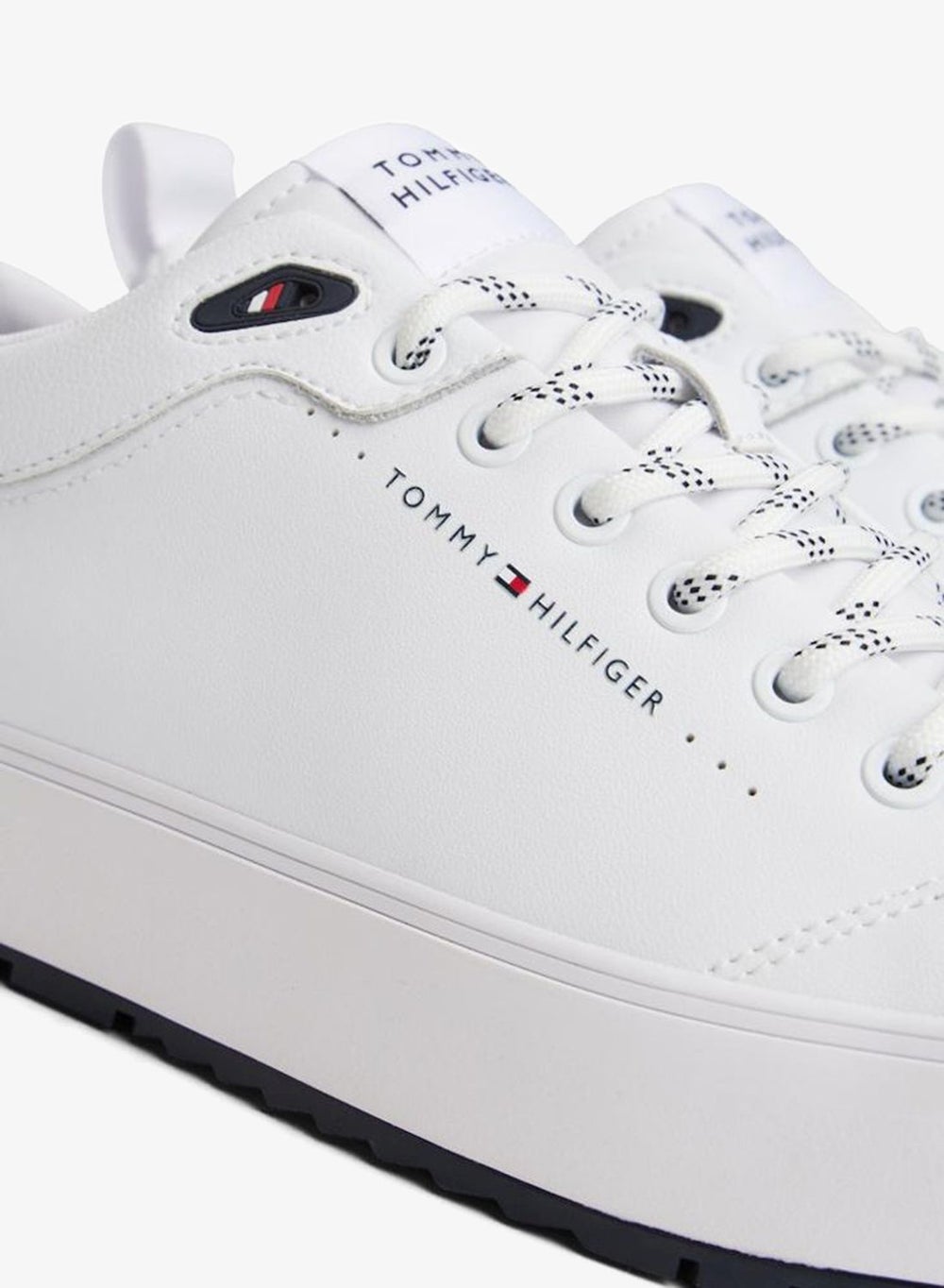 buy-tommy-hilfiger-casual-low-top-sneakers_6g9