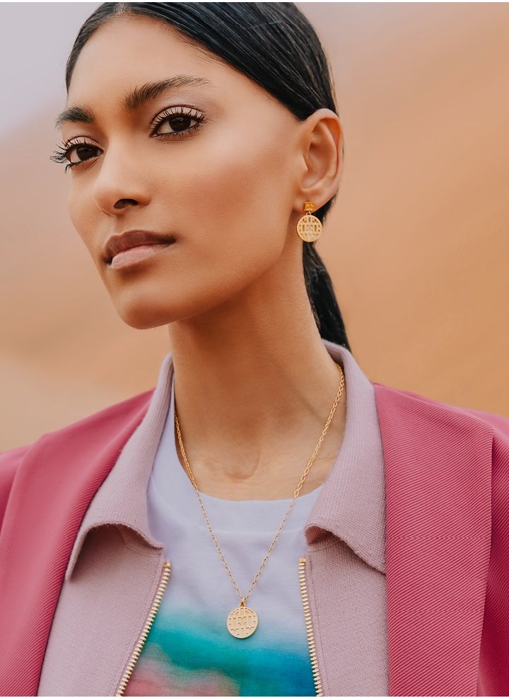 buy-escada-linda-white-mother-of-pearl-pendant-necklace-with-signature-logo_8tg