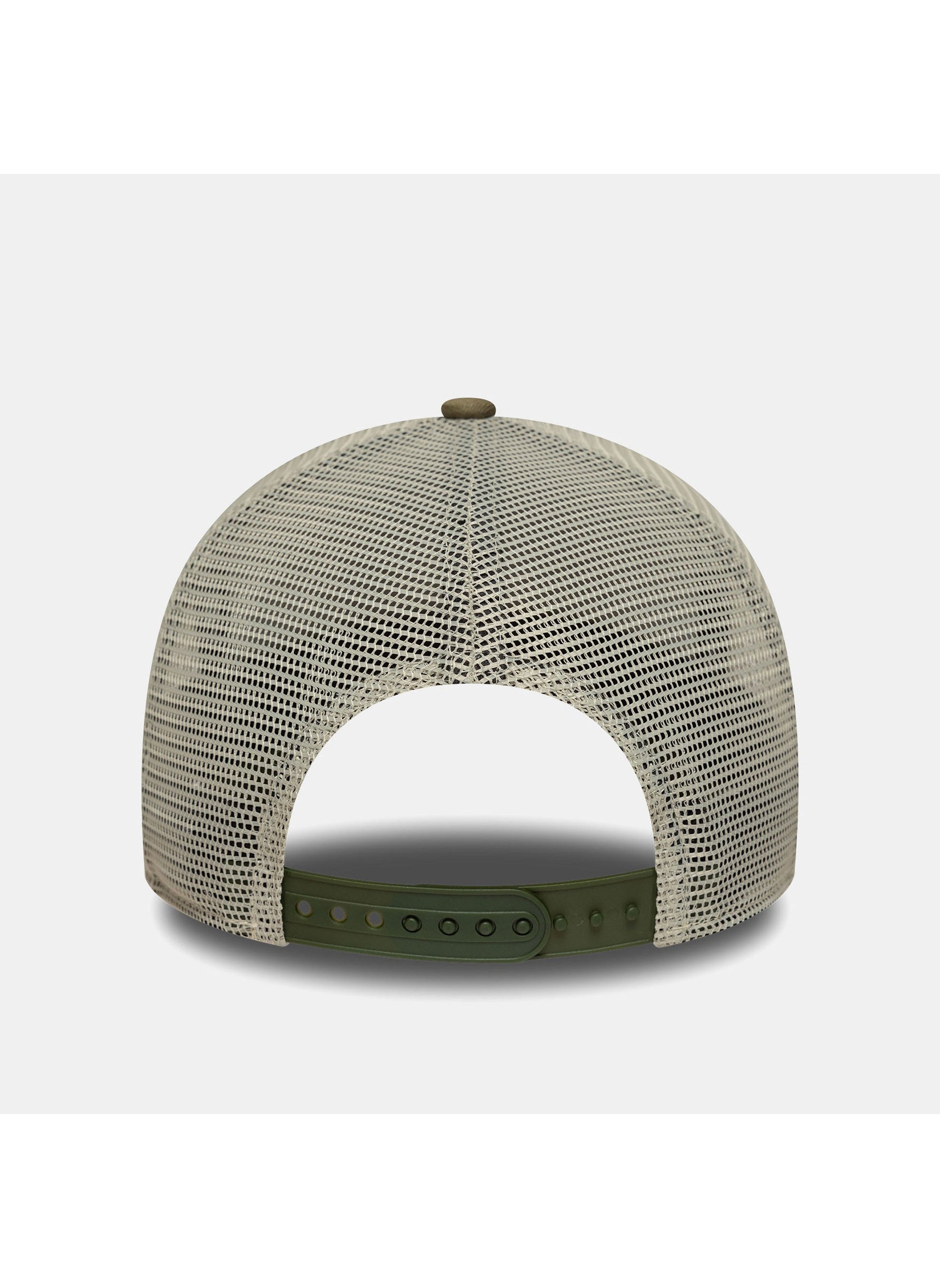 buy-new-era-men-s-oval-patch-camo-trucker-cap_7ov