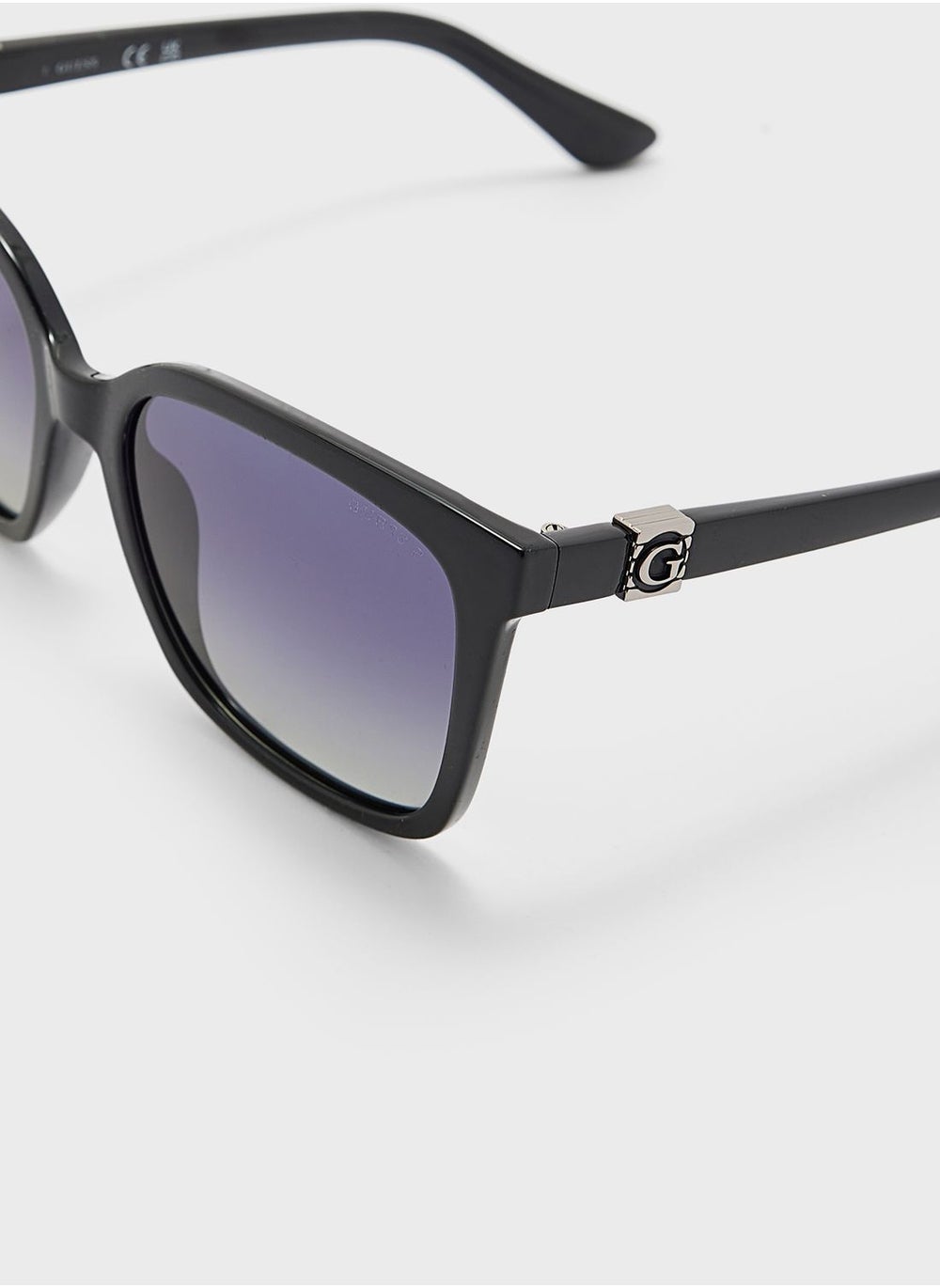 buy-guess-wayfarers-sunglasses_zty