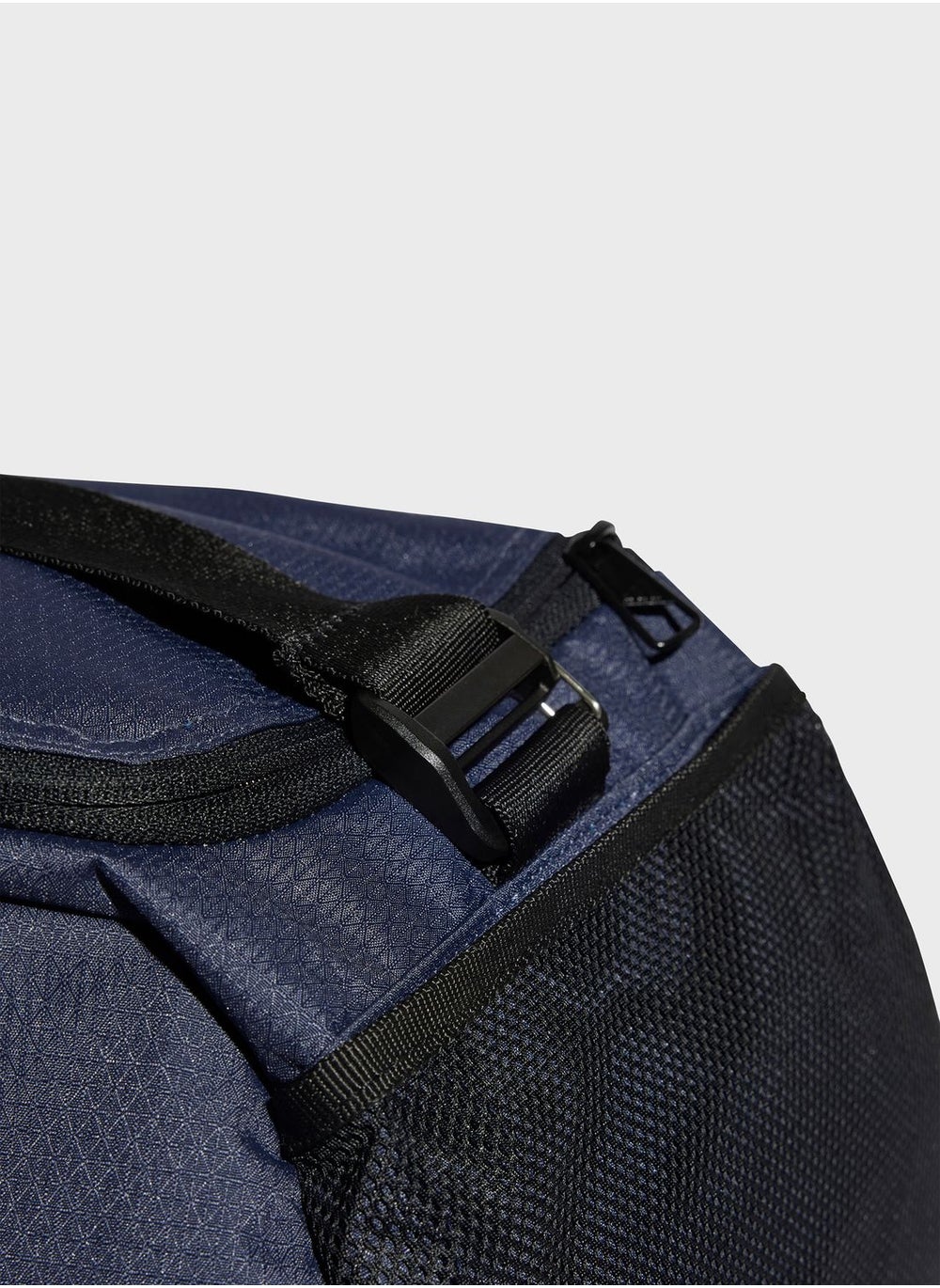 buy-adidas-logo-duffle_kjg