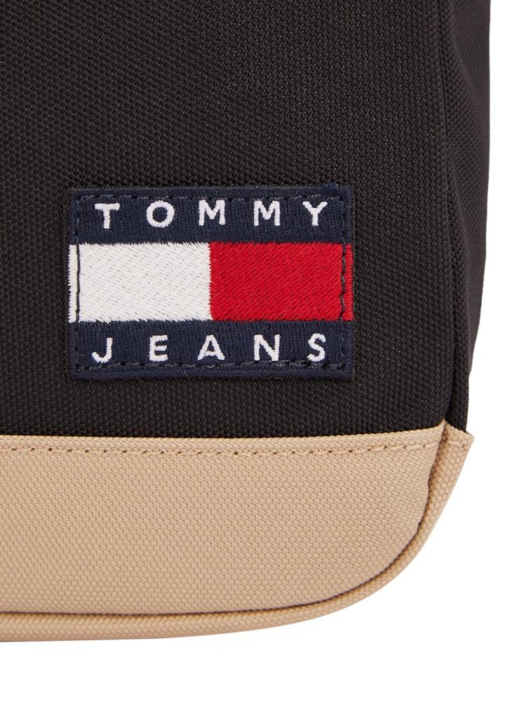 buy-tommy-jeans-essential-daily-reporter-bag_xyq