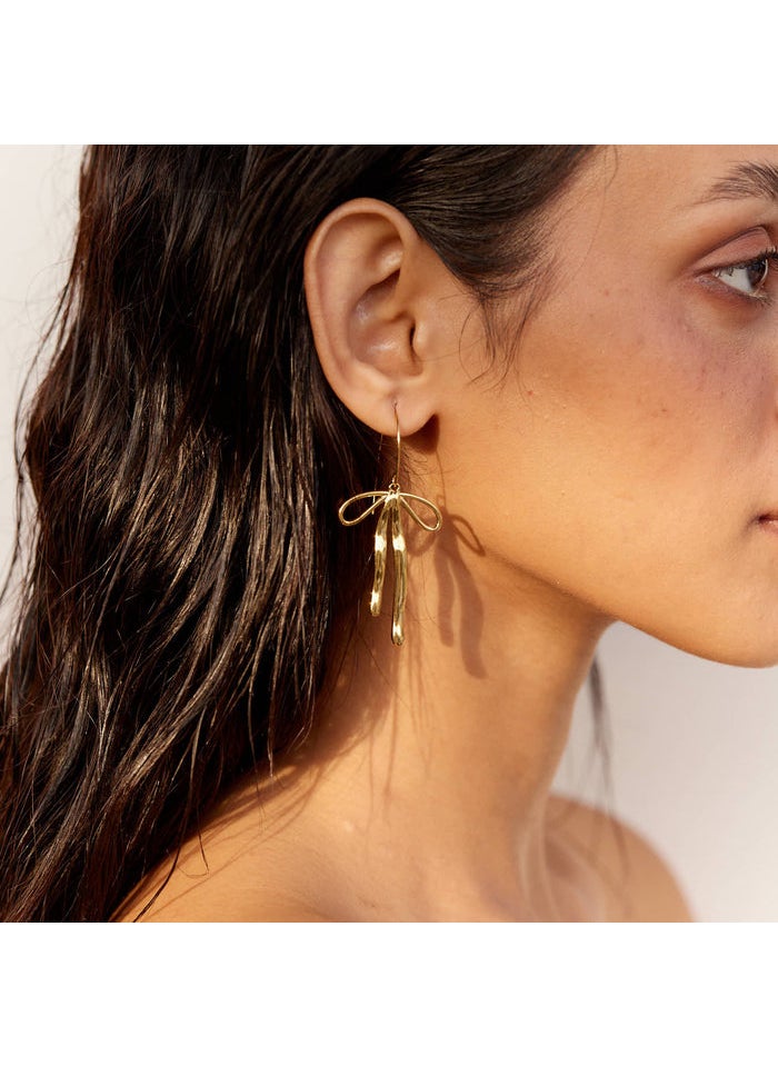 buy-noya-scarlett-bow-drop-earrings-18k-gold-plated_n0w