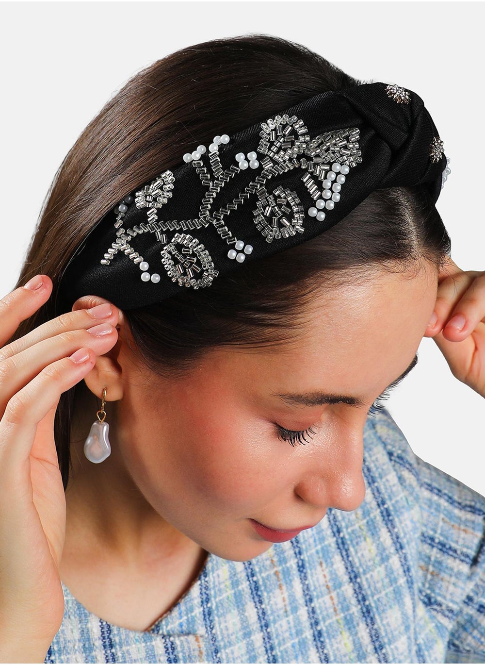 buy-sohi-the-embellished-knot-hairband_yeq