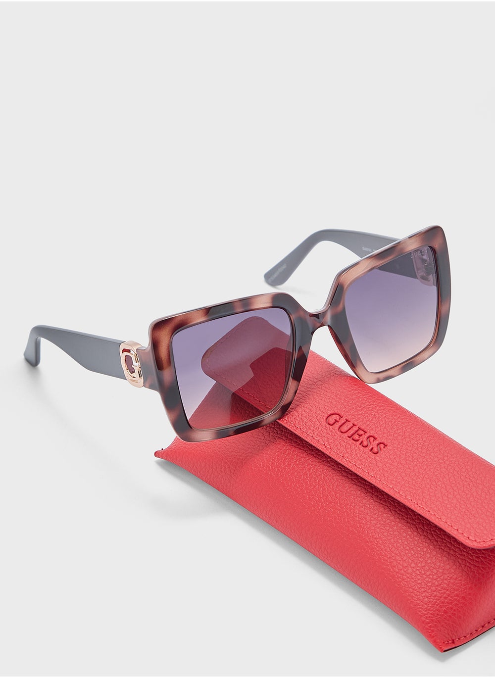 buy-guess-square-uv-protected-oversized-sunglasses_yqg