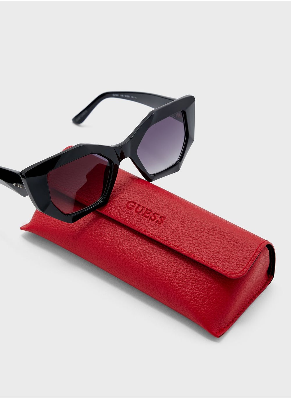 buy-guess-oversized-sunglasses_wrj