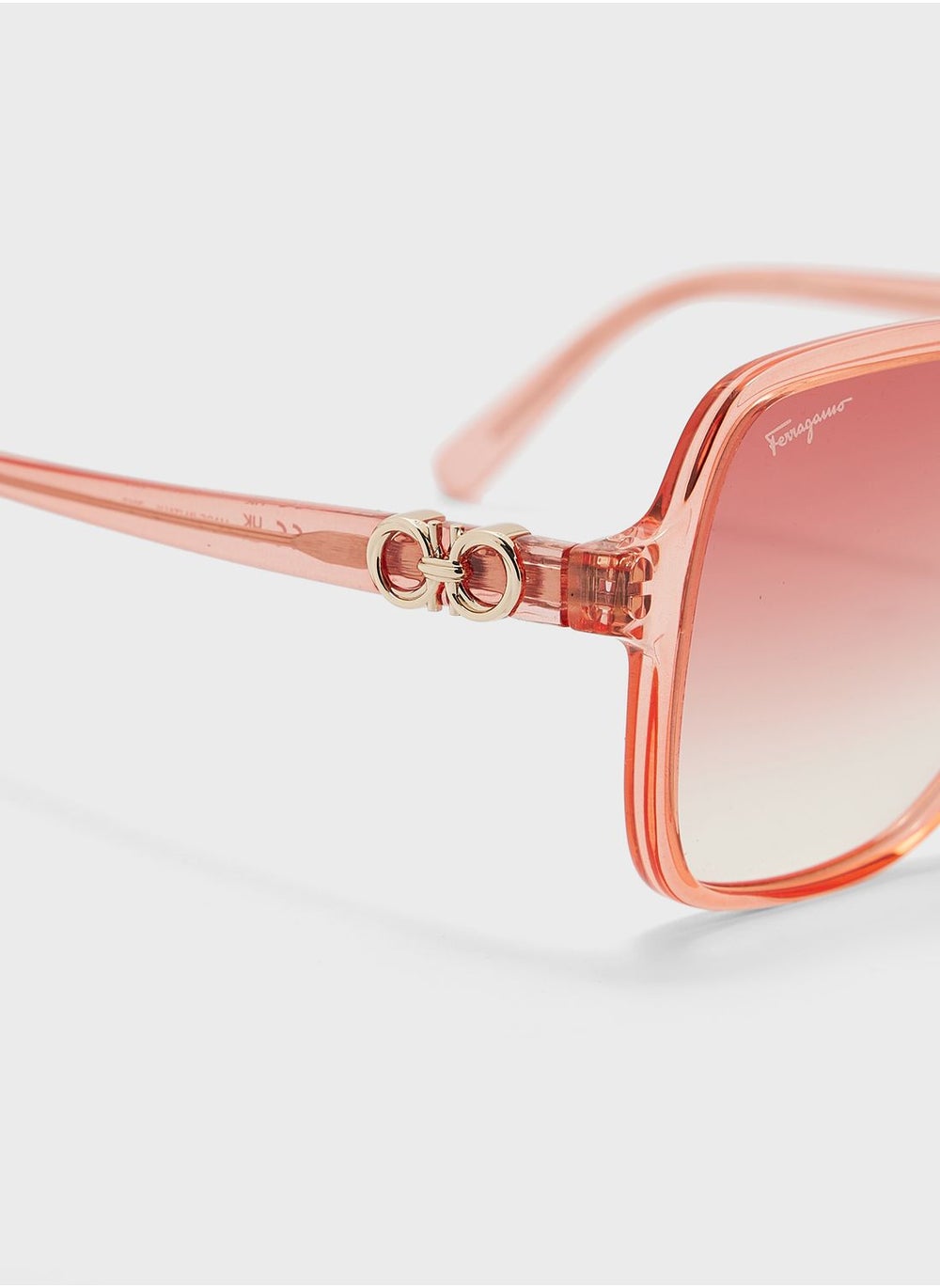 buy-ferragamo-rectangle-oversized-sunglasses_7qm