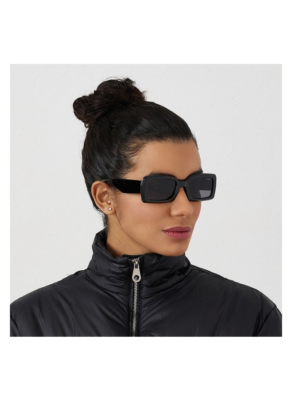 buy-blackout-blackout-zen-women-s-rectangle-sunglasses-with-uv400-protection-black-and-gray_cn7