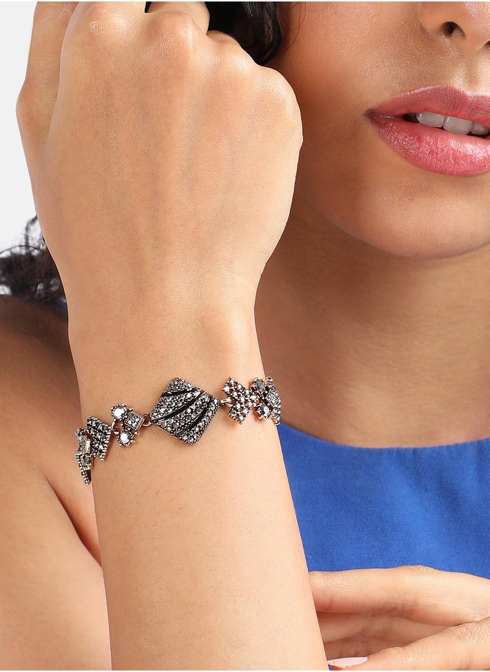 buy-sohi-square-crystal-bracelet_d6i