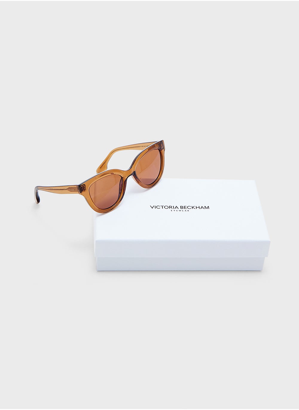 buy-victoria-beckham-tea-cup-sunglasses_xpc