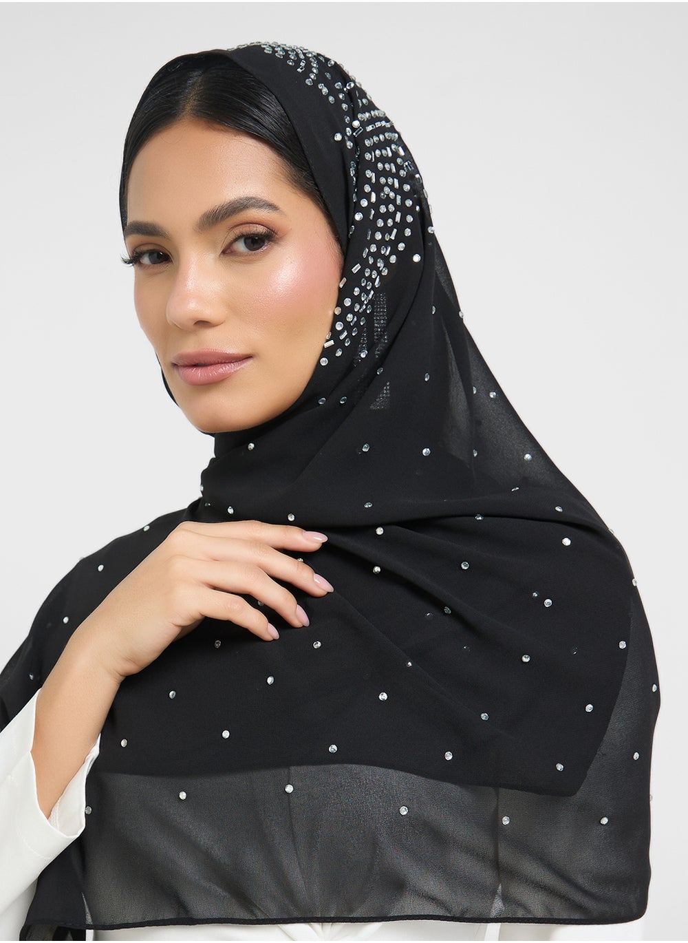 buy-khizana-embellished-floral-detail-long-hijab-scarf_gwp