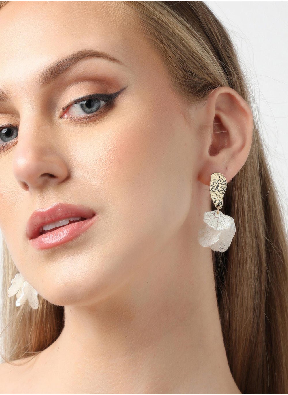 buy-sohi-party-drop-earrings_vuj