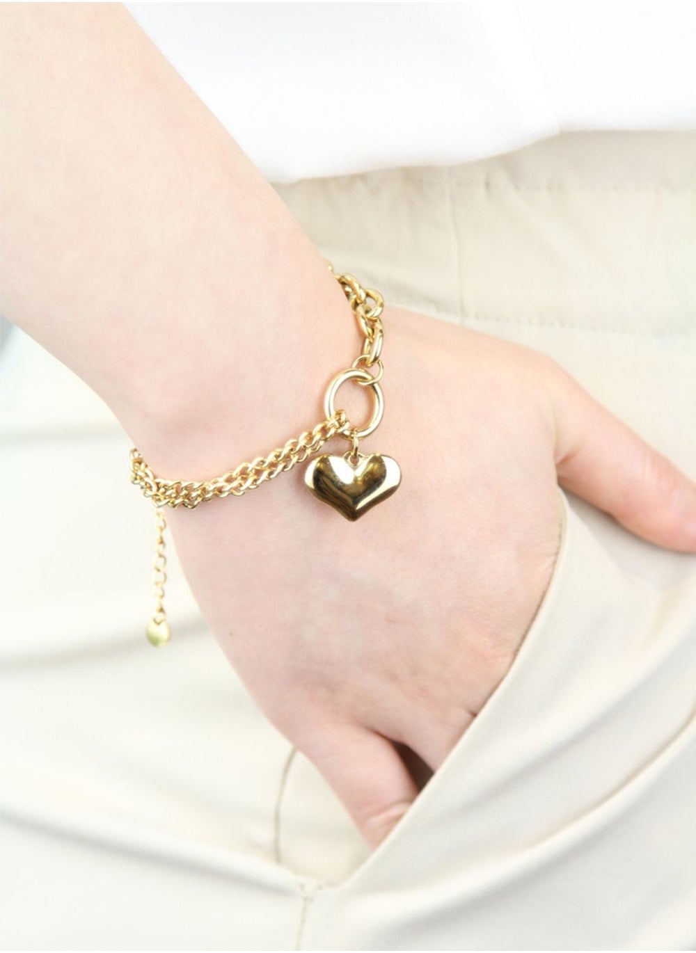 buy-celovis-saint-heart-pendant-bracelet_x9r