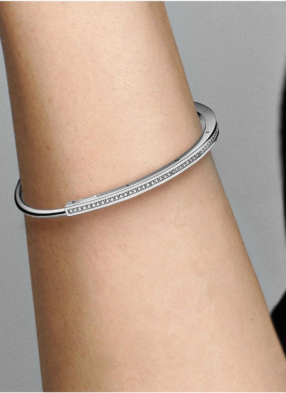 buy-pandora-pandora-signature-i-d-pave-bangle_h09