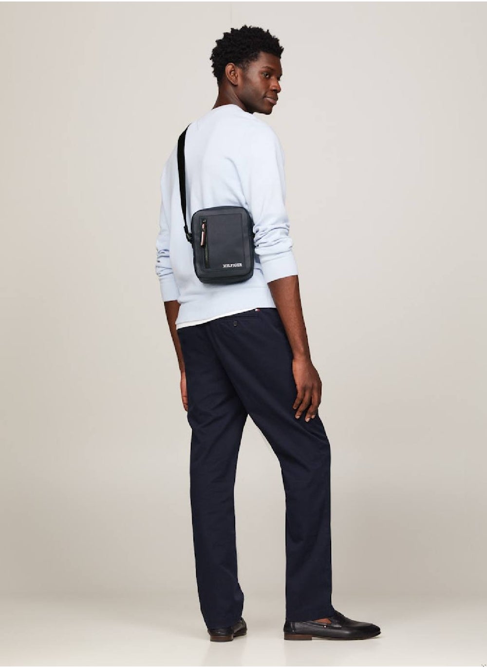 buy-tommy-hilfiger-essential-pique-small-reporter-bag_8z9