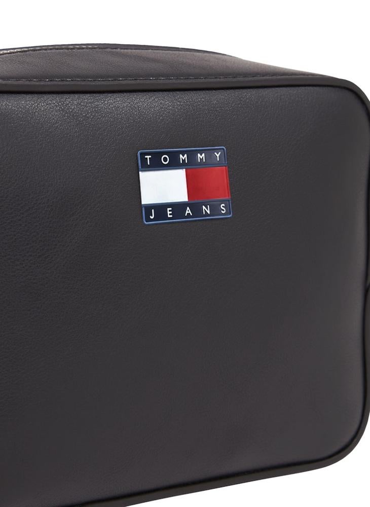 buy-tommy-jeans-essential-camera-bag_9nm