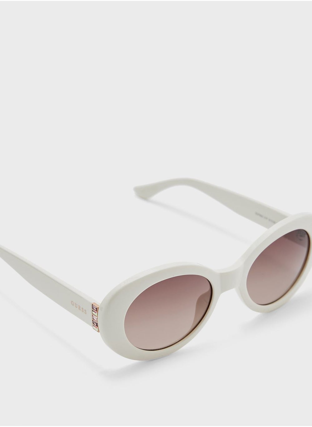 buy-guess-gradient-shape-sunglasses_o68