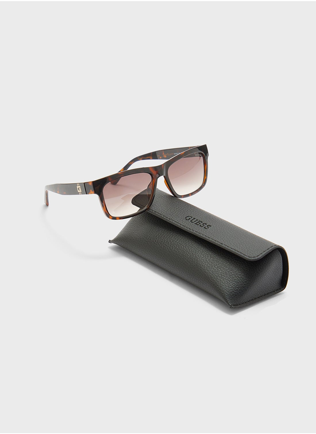 buy-guess-gu0022152f57-wayfarers-sunglasses_6r2