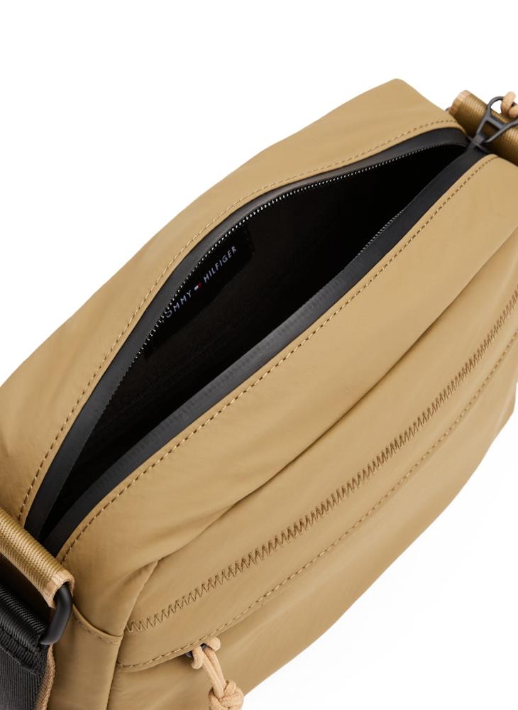 buy-tommy-hilfiger-reporter-bag_1on