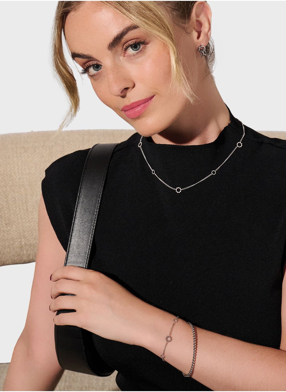 buy-olivia-burton-minimalist-round-petite-bracelet_zdp