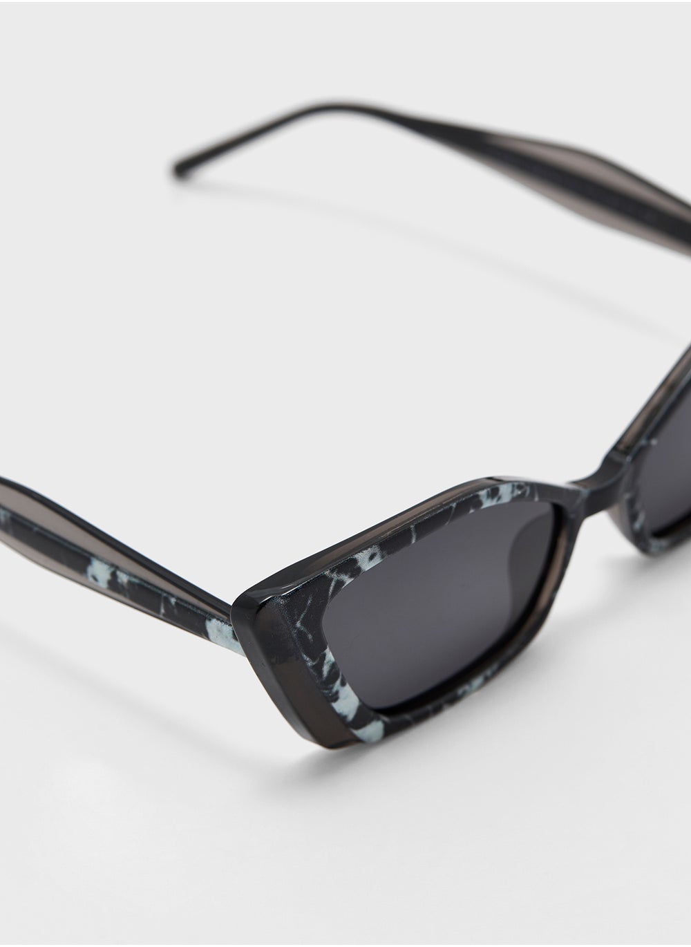buy-ella-polarized-angular-cat-eye-sunglasses_cmz