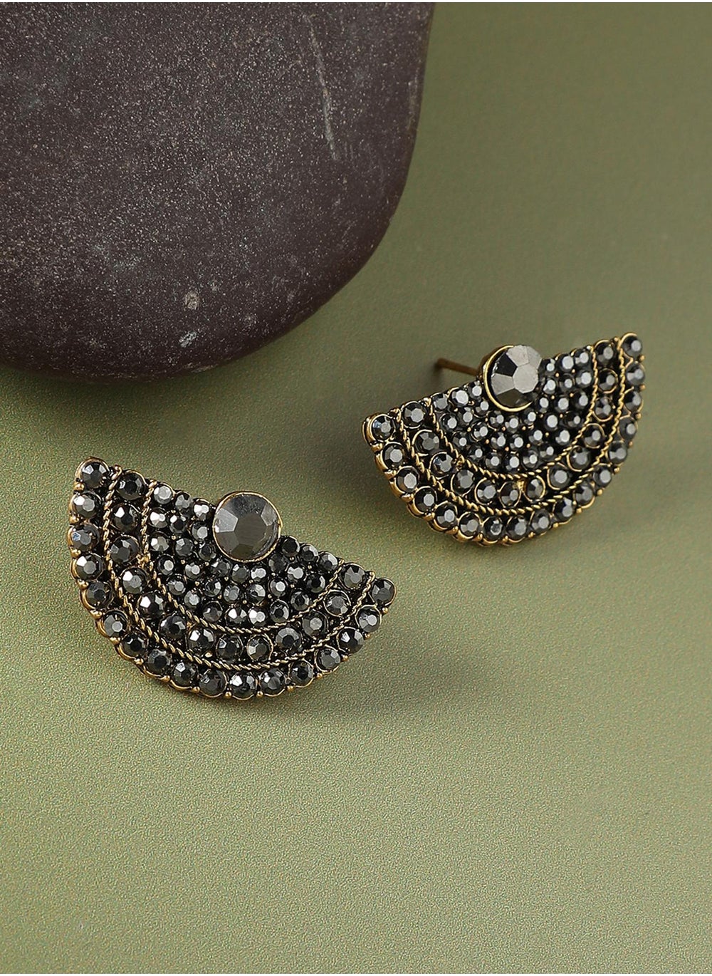 buy-sohi-dreamweaver-stud-earrings_sze