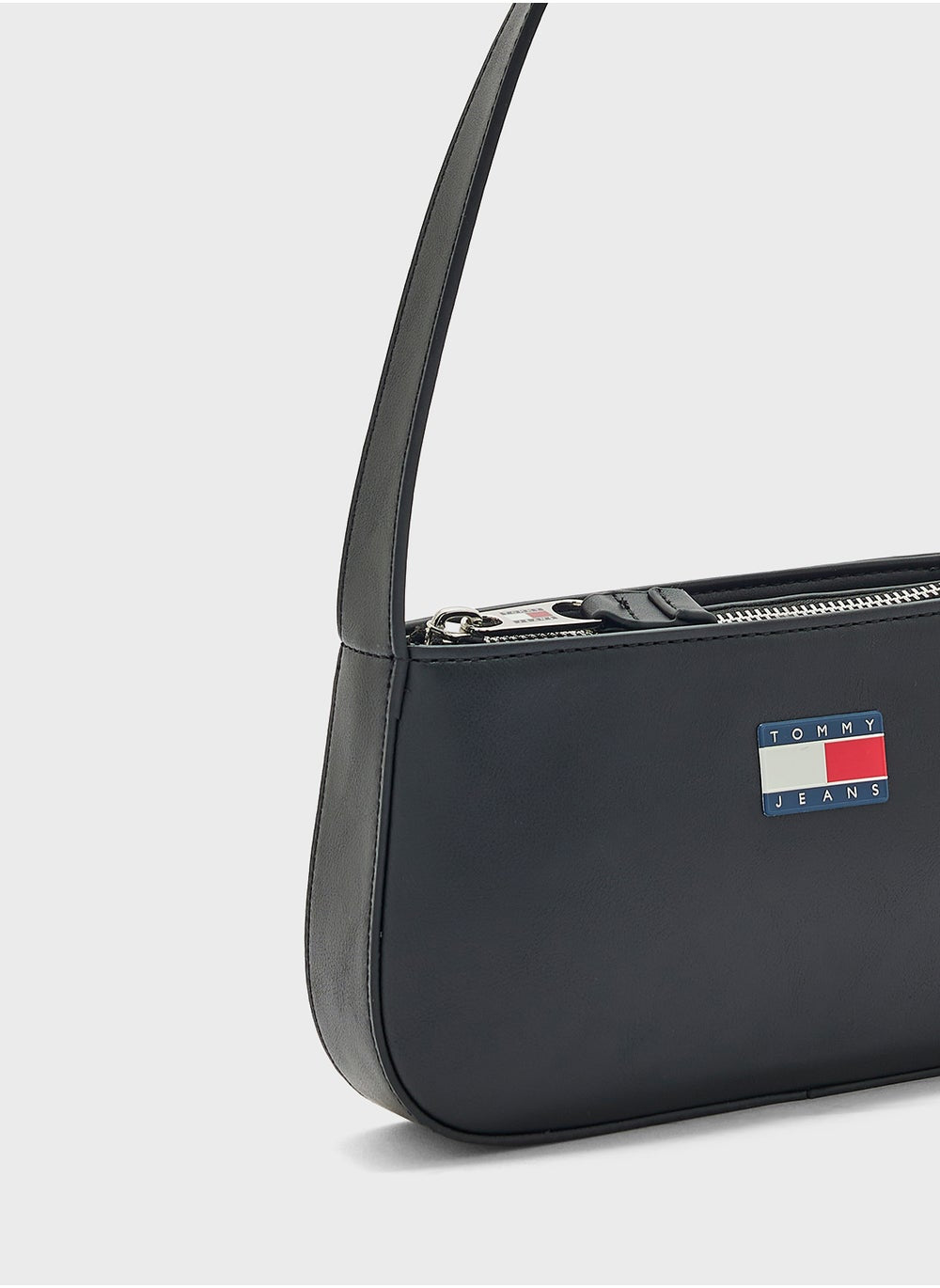 buy-tommy-jeans-logo-detail-top-handle-satchel_7an