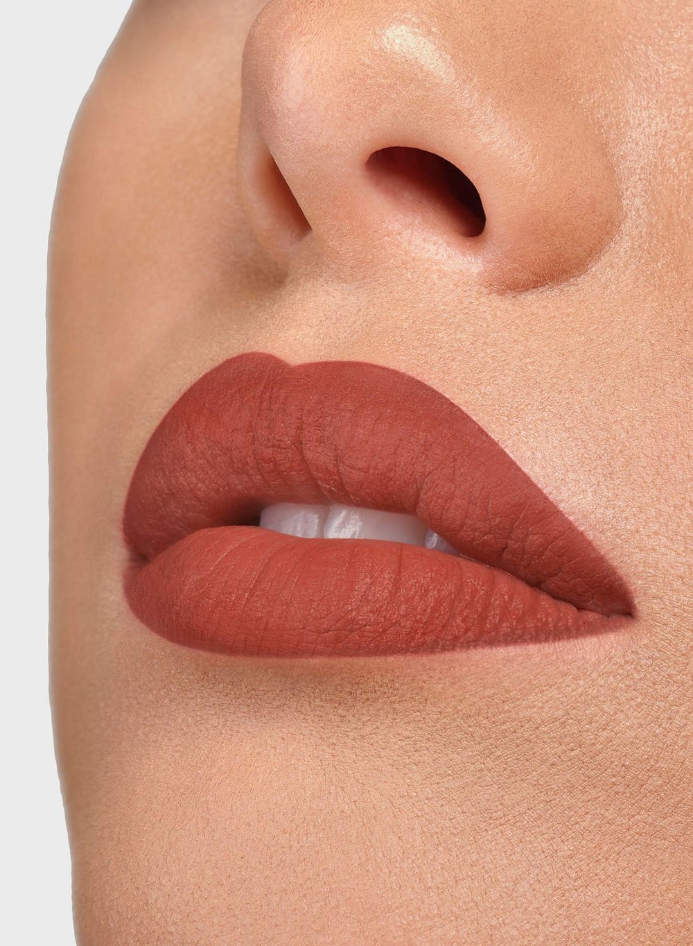 buy-make-up-for-ever-rouge-artist-velvet-nude_oeu