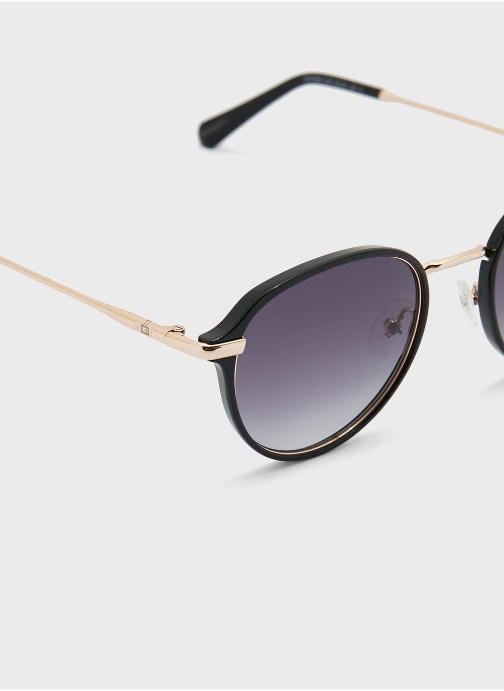 buy-guess-injected-shaped-sunglasses_2o3