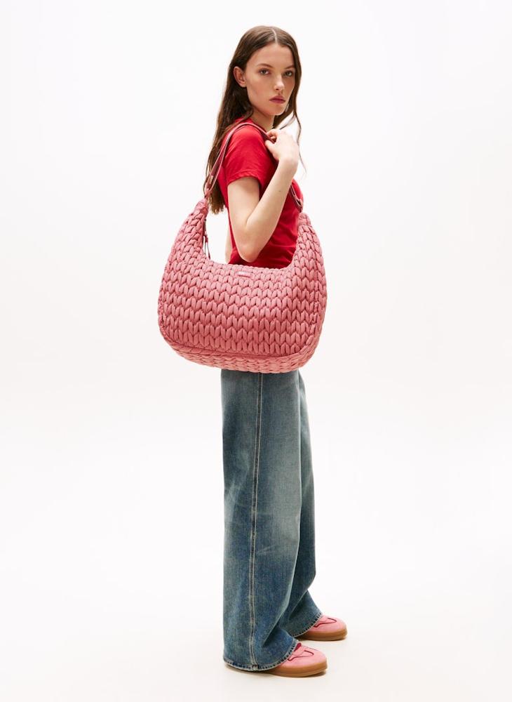 buy-tommy-jeans-logo-quilted-crossbody-bag_luj