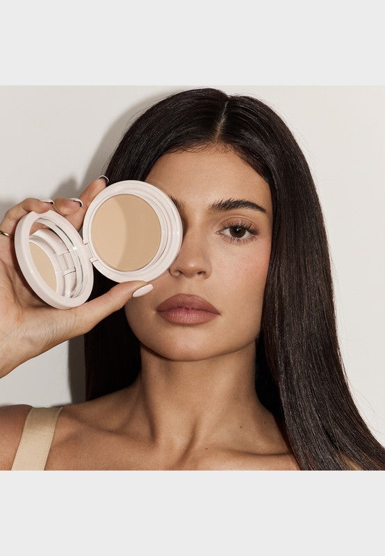 buy-kylie-cosmetics-natural-blur-powder-foundation-10n-10g_084