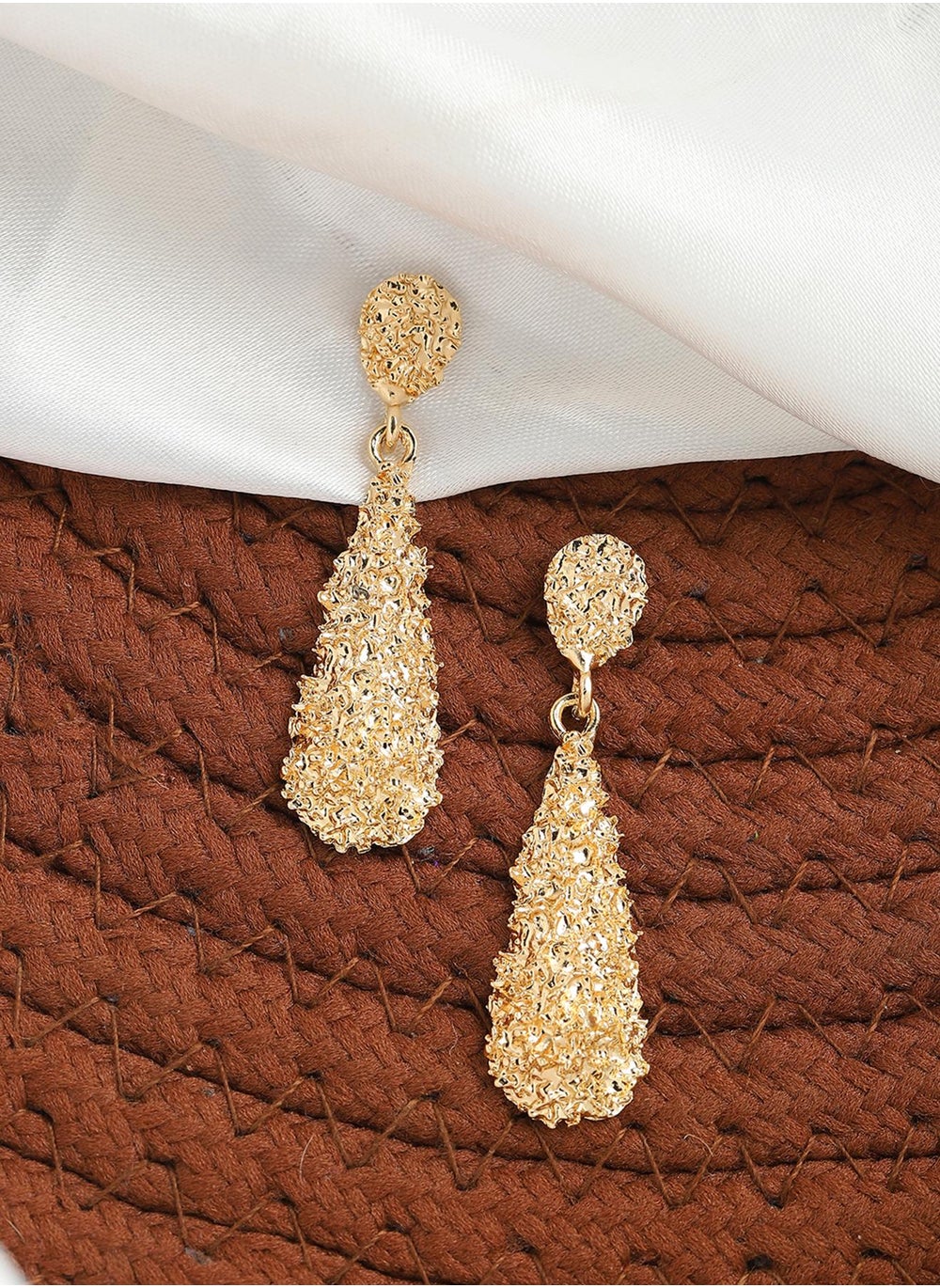 buy-sohi-party-drop-earrings_yzk