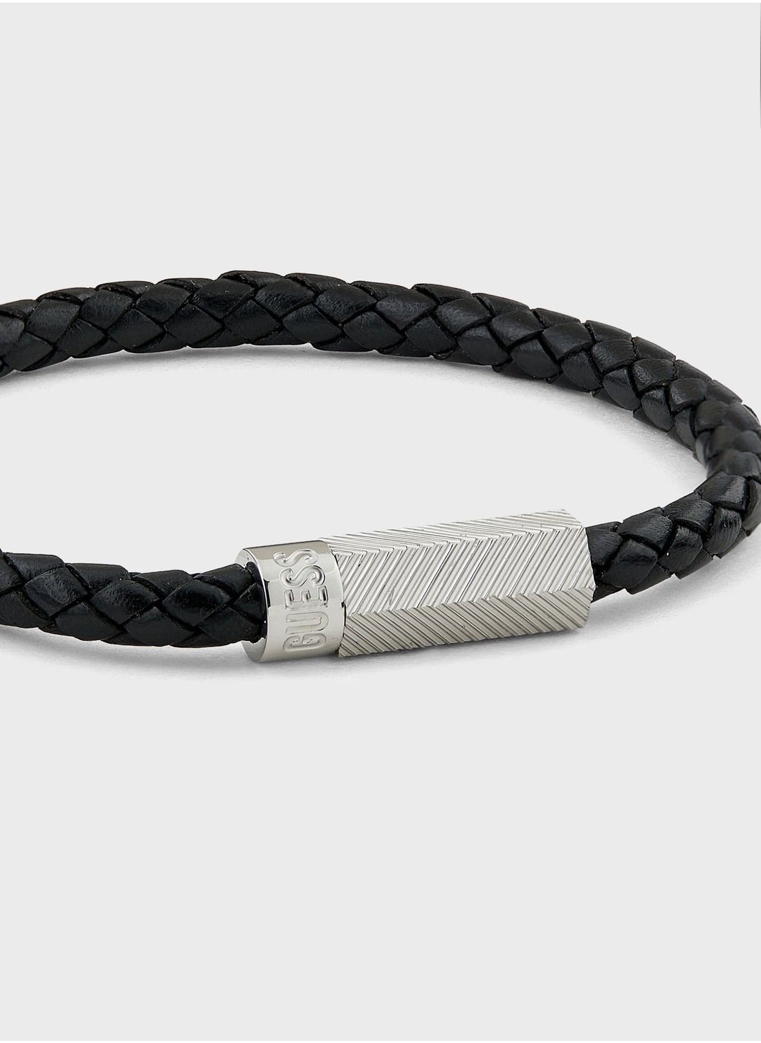 buy-guess-casual-leather-round-screw-jack-bracelet_wt4