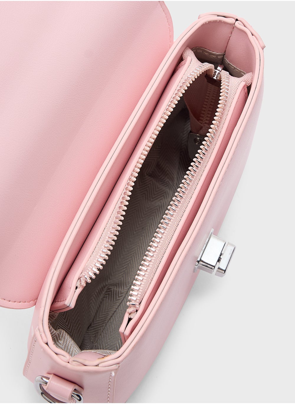 buy-ginger-metal-clasp-crossbody-bag_tjf