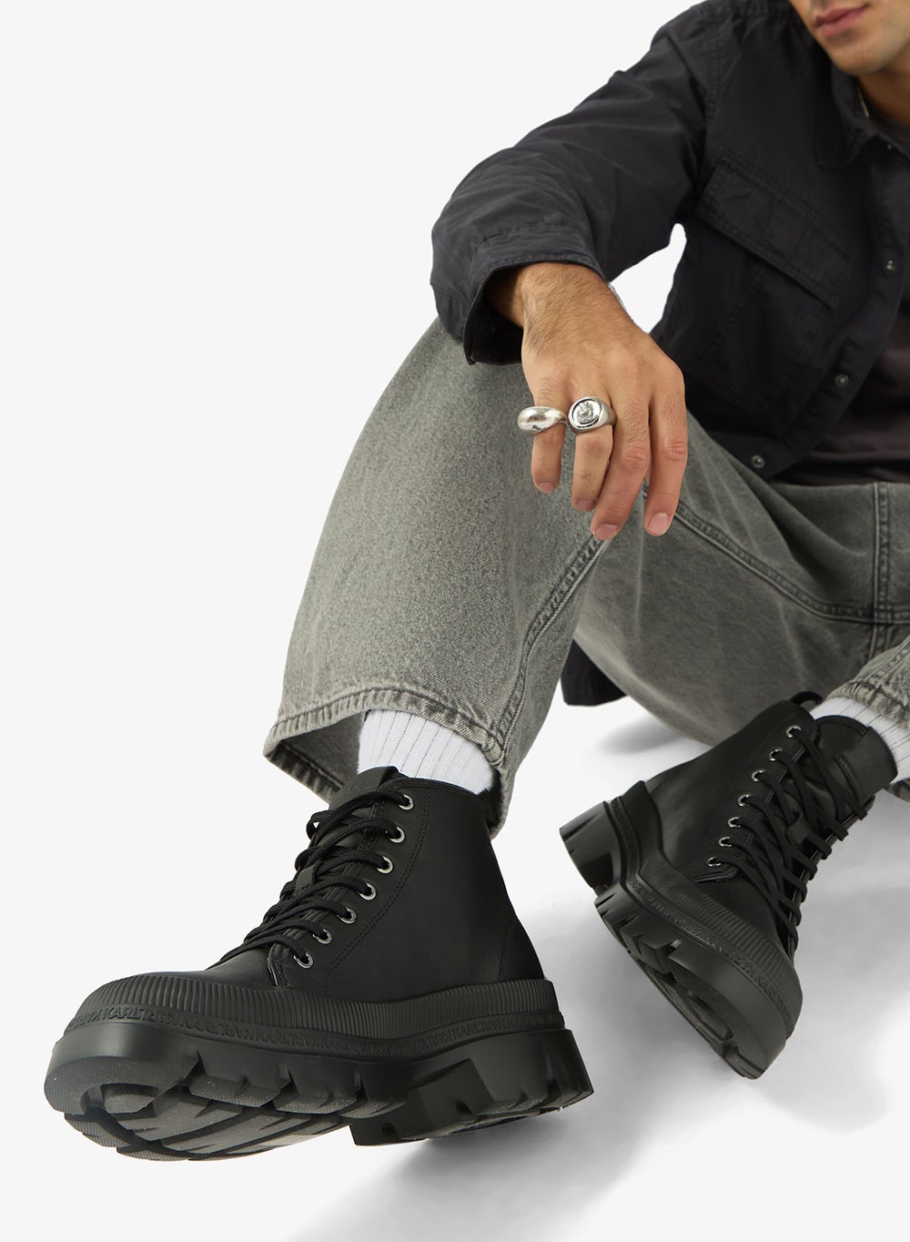 buy-karl-lagerfeld-trekka-maison-ankle-boots_syg