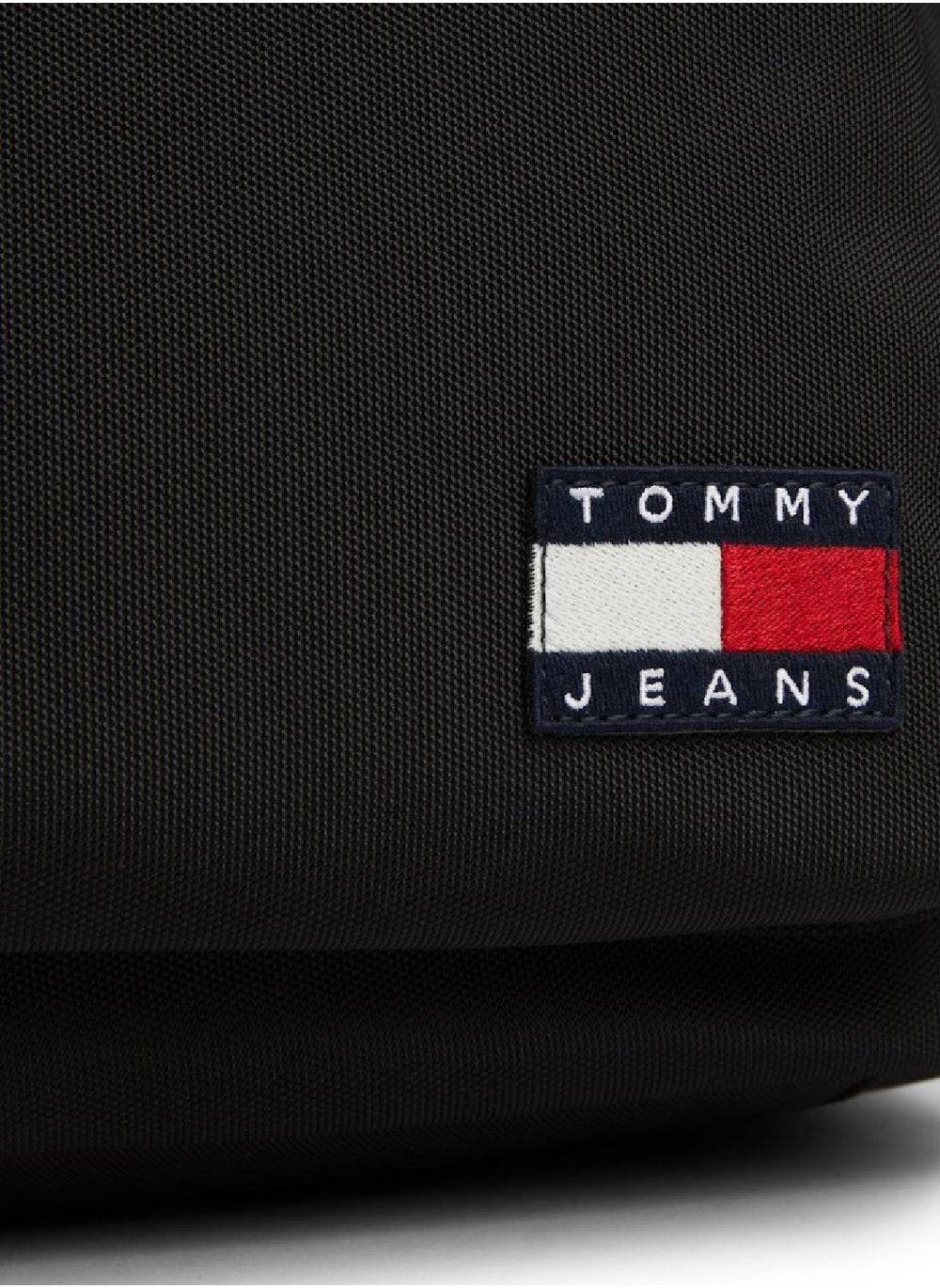 buy-tommy-jeans-essential-badge-dome-backpack_4dj