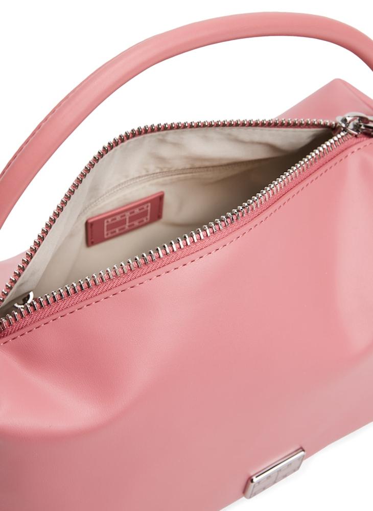 buy-tommy-jeans-logo-shoulder-bag_28t