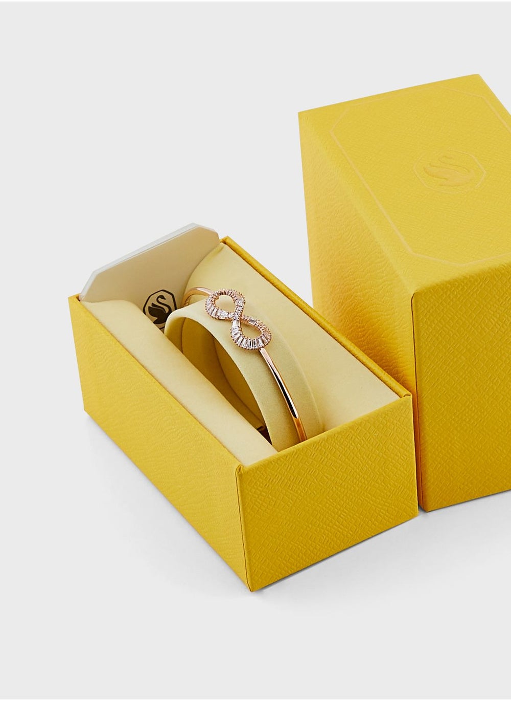 buy-swarovski-hyperbola-bracelet_98v