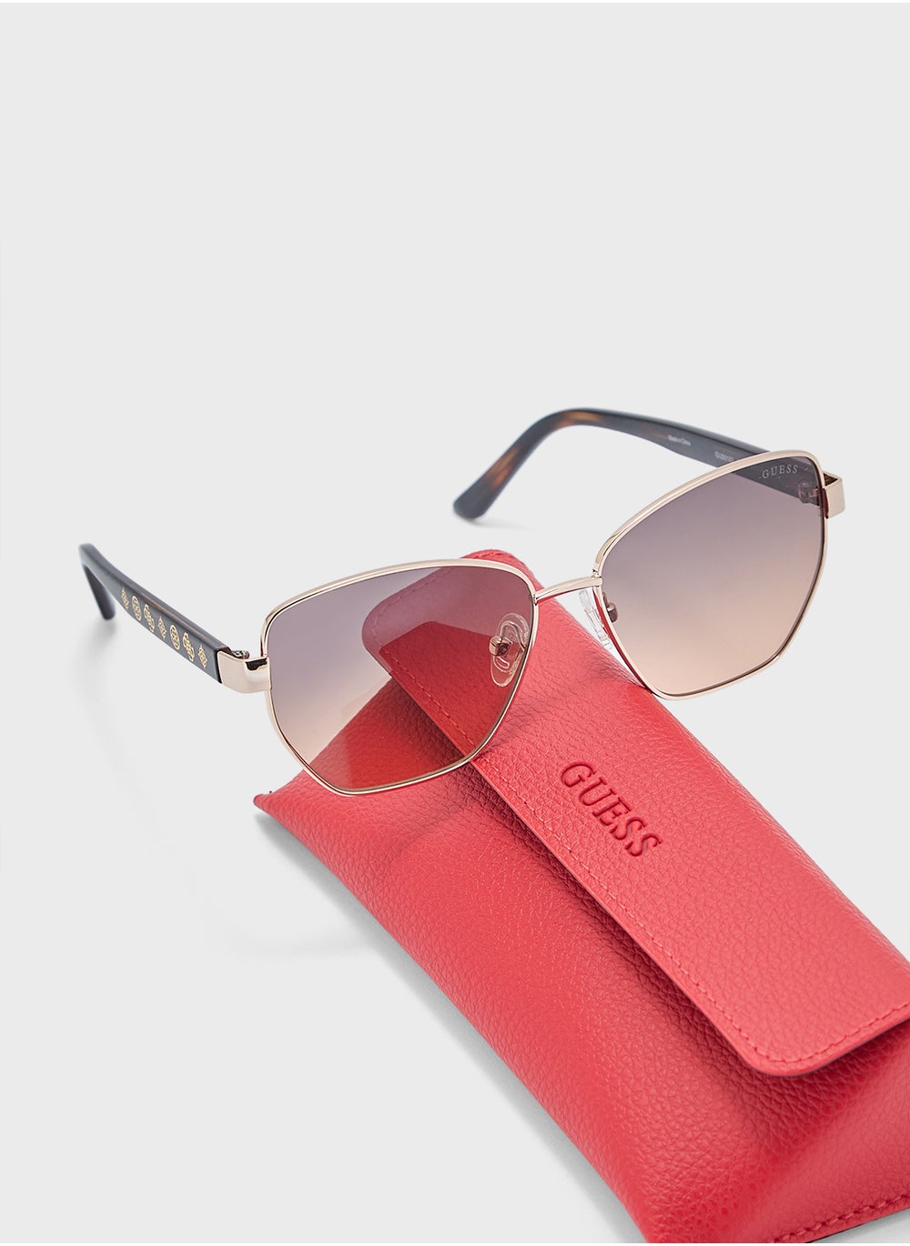 buy-guess-uv-protected-shape-sunglasses_ehd