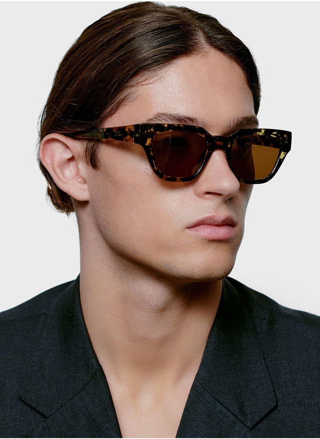 buy-a-kjaerbede-kaws-sunglasses_3yp
