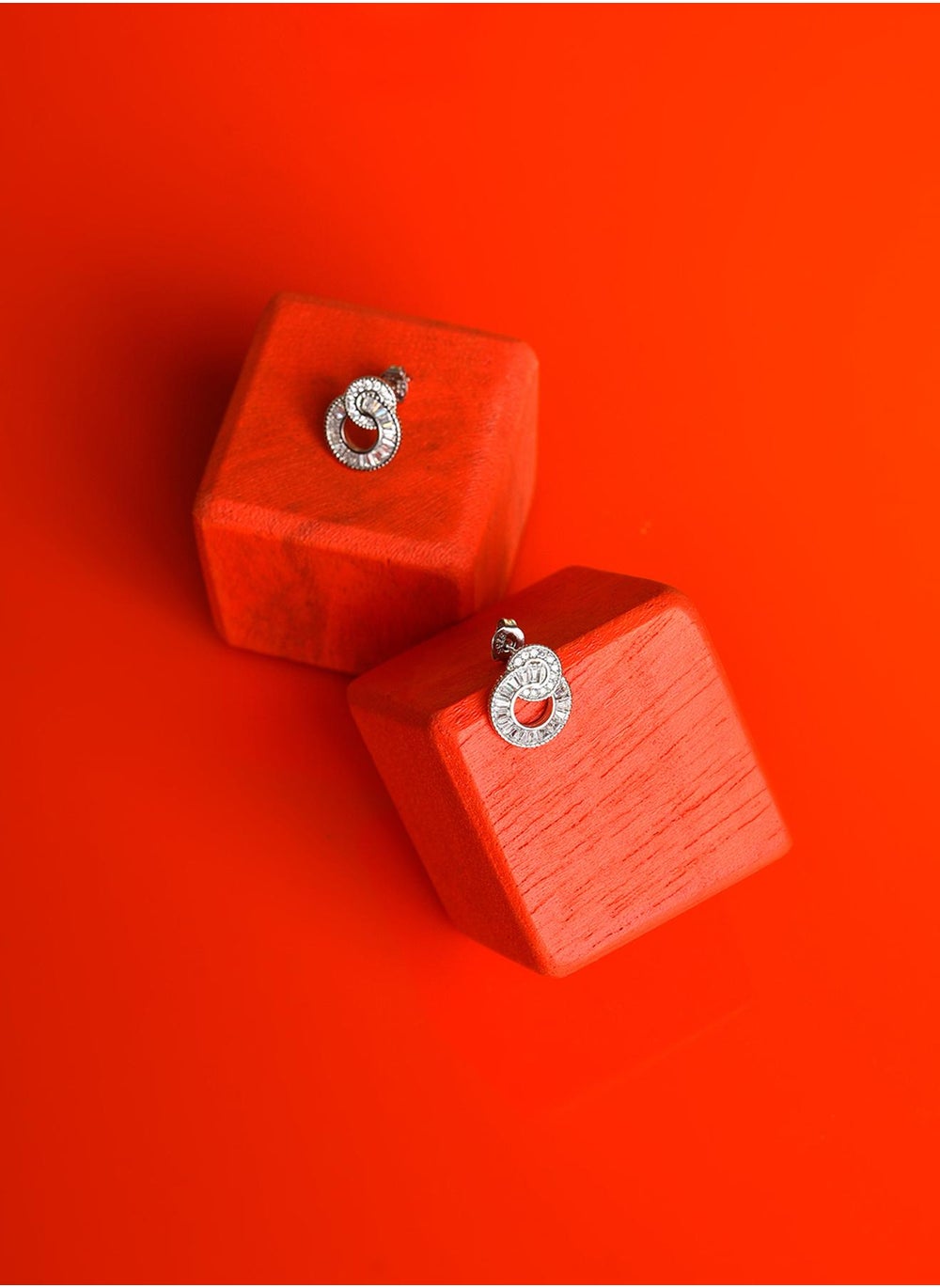 buy-sohi-designer-stone-circular-stud-earrings_da0