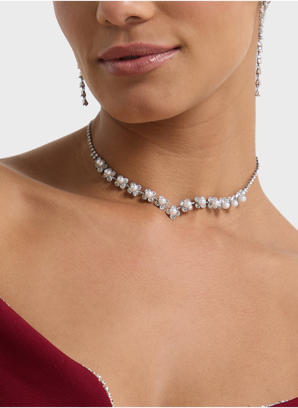 buy-ella-limited-edition-by-namshi-diamante-floral-necklace_hpn