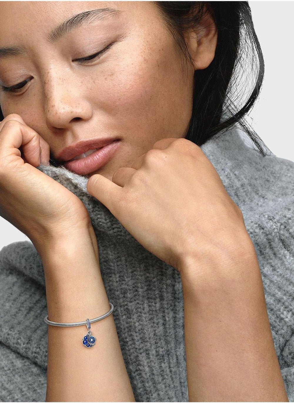 buy-pandora-sparkling-moon-spinning-dangle-charm_l2v