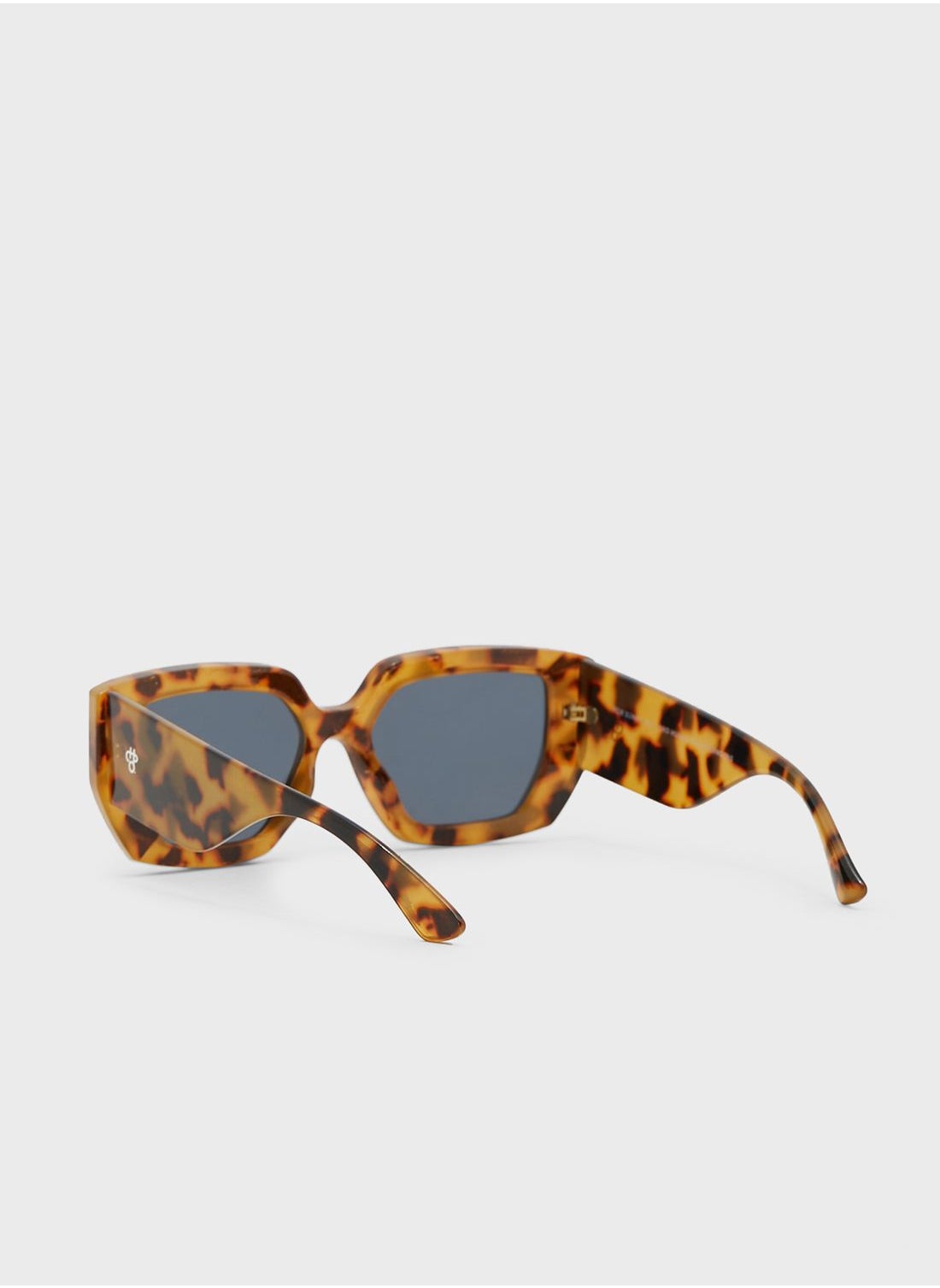 buy-chpo-hong-kong-sustainable-sunglasses-made-of-100-recycled-materials_9vo