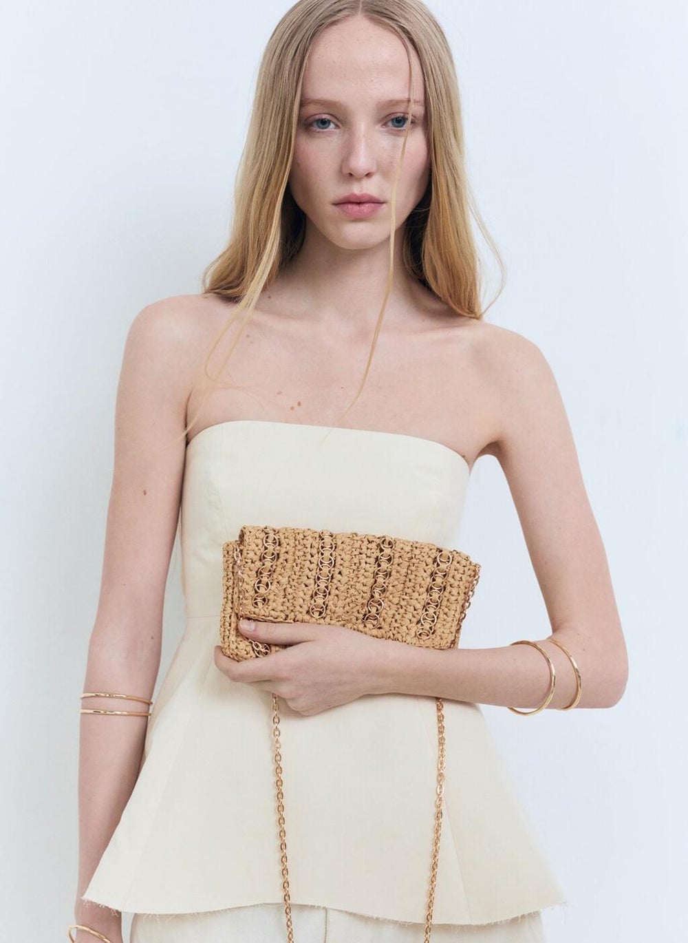 buy-mango-natural-fibre-handbag-with-metal-rings_zx2