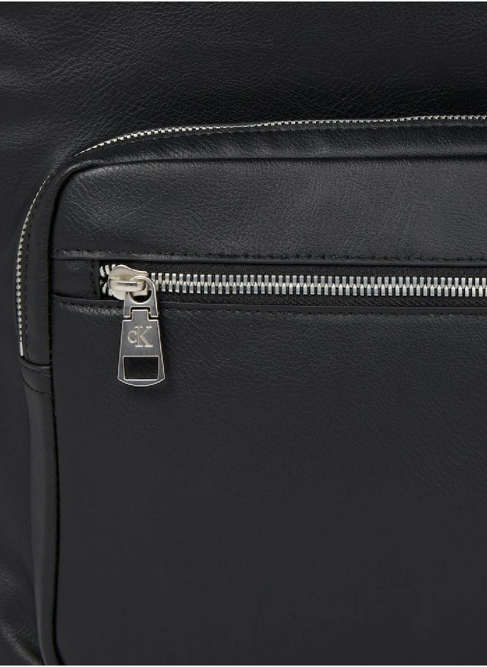 buy-calvin-klein-jeans-ultralight-campus-backpack_m6u