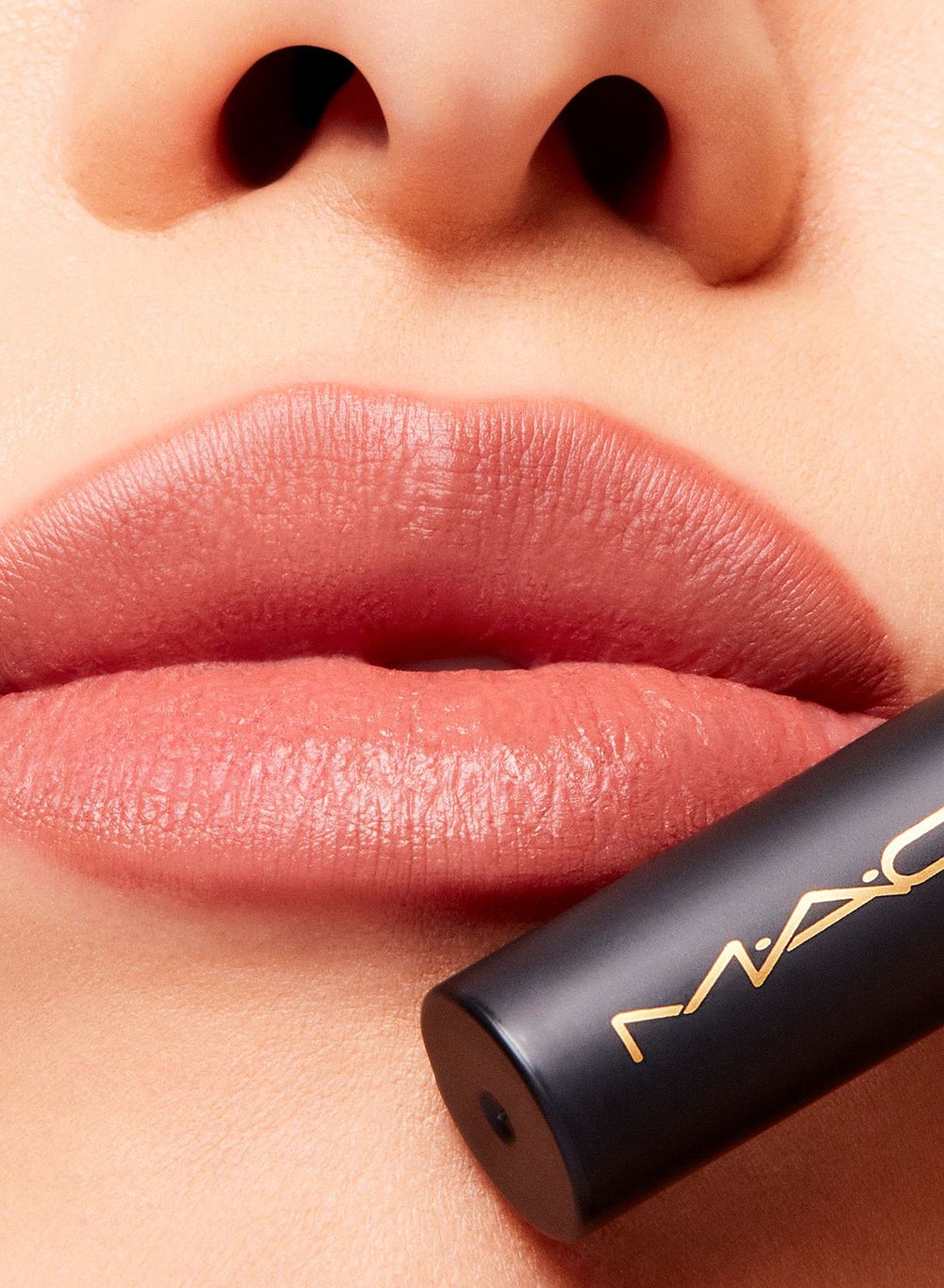 buy-mac-cosmetics-pwdr-kss-vlvt-blr-slm-ov-2gm-07oz_77o