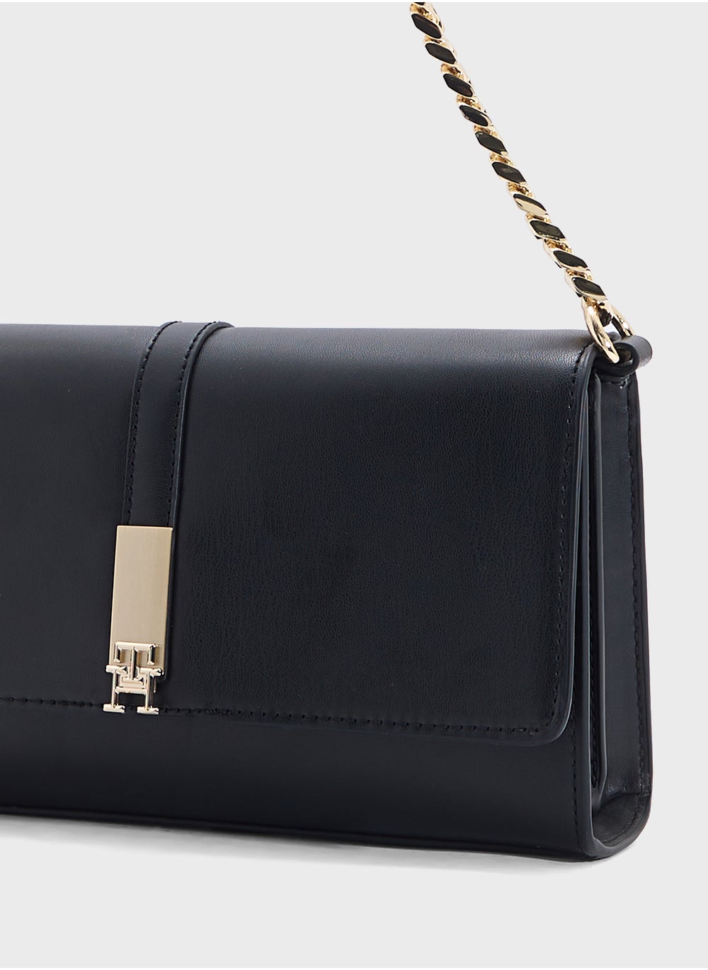 buy-tommy-hilfiger-heritage-convertible-crossbody-bag-with-chain_l2b