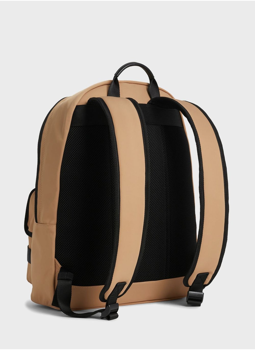 buy-tommy-hilfiger-monotype-dome-backpack_xcp